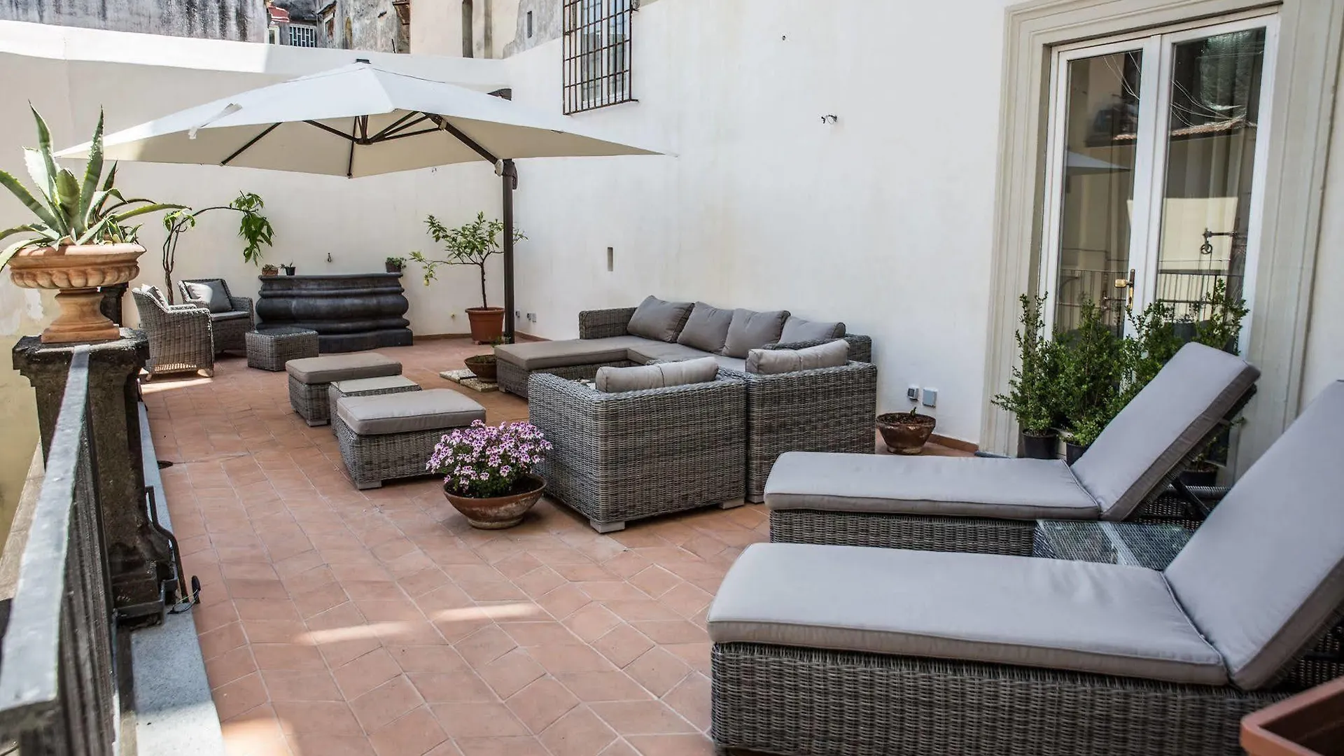 Palazzo Riario Sforza Hotel Naples 4*,