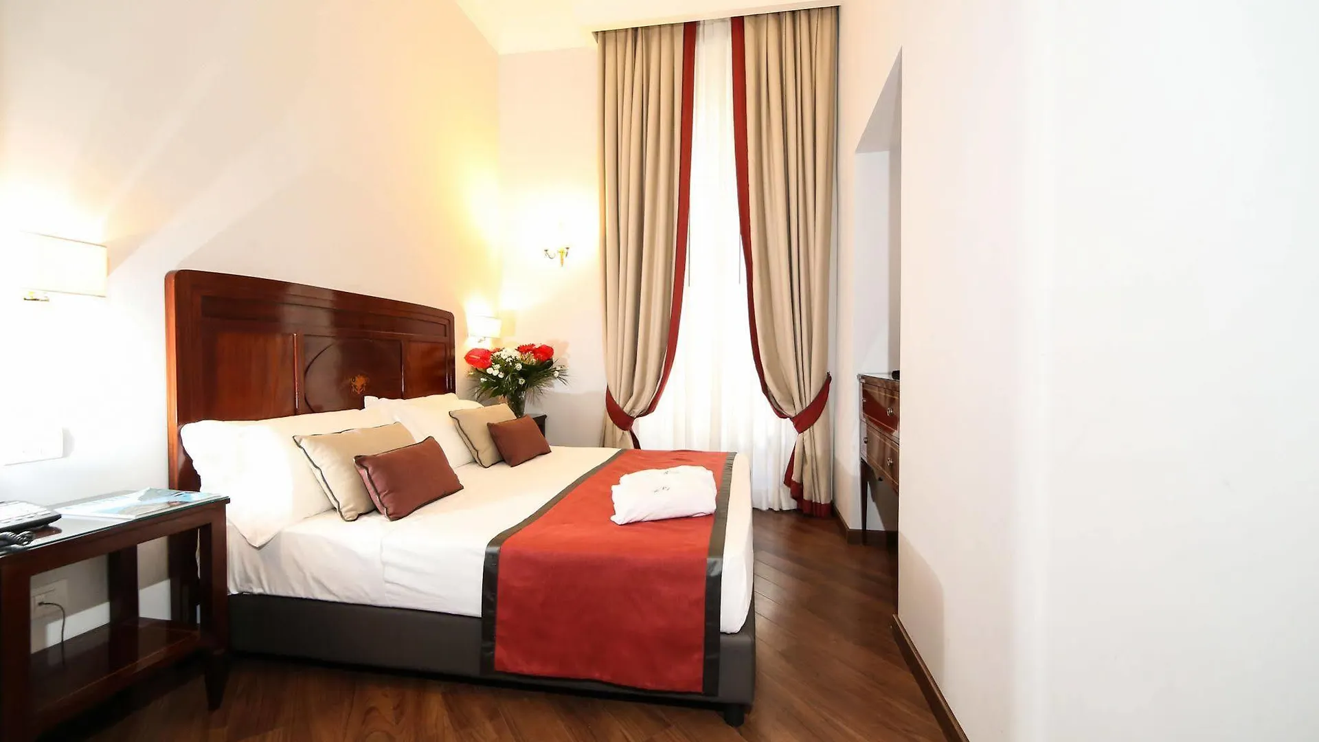 Palazzo Riario Sforza Hotel Naples