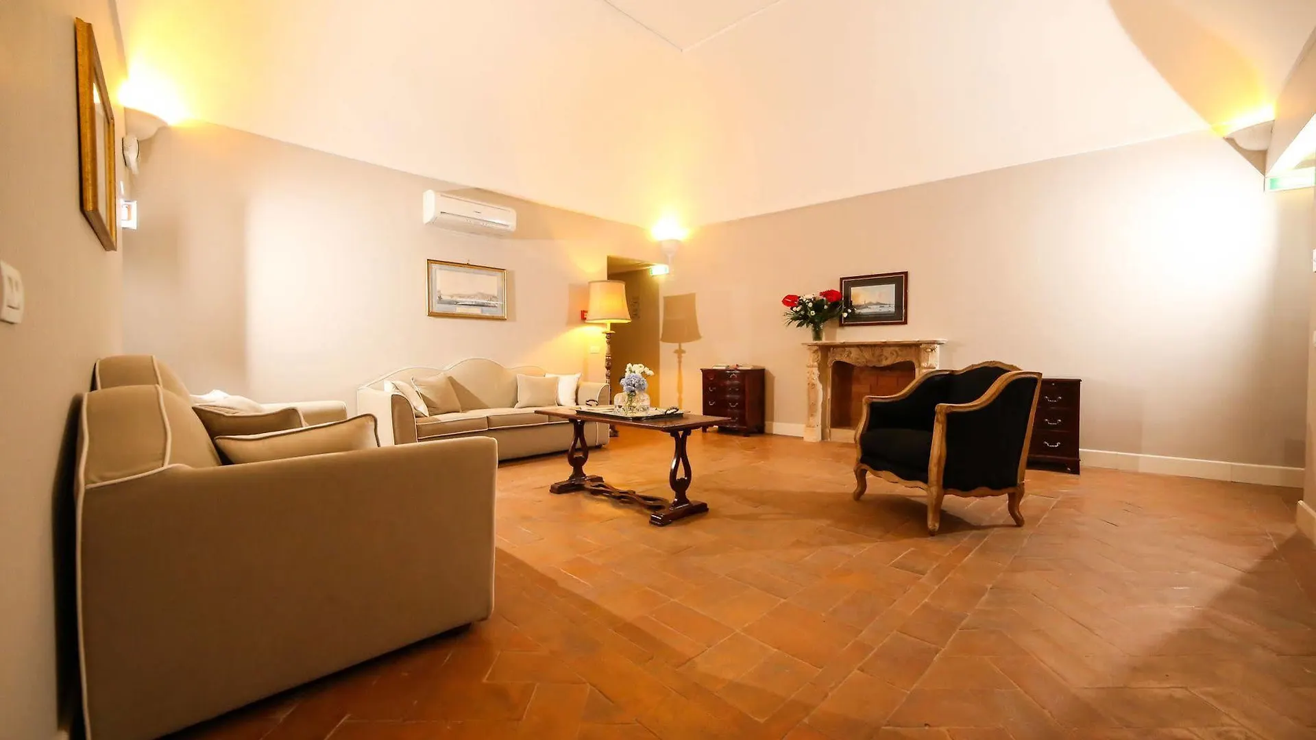 Palazzo Riario Sforza Hotel Naples