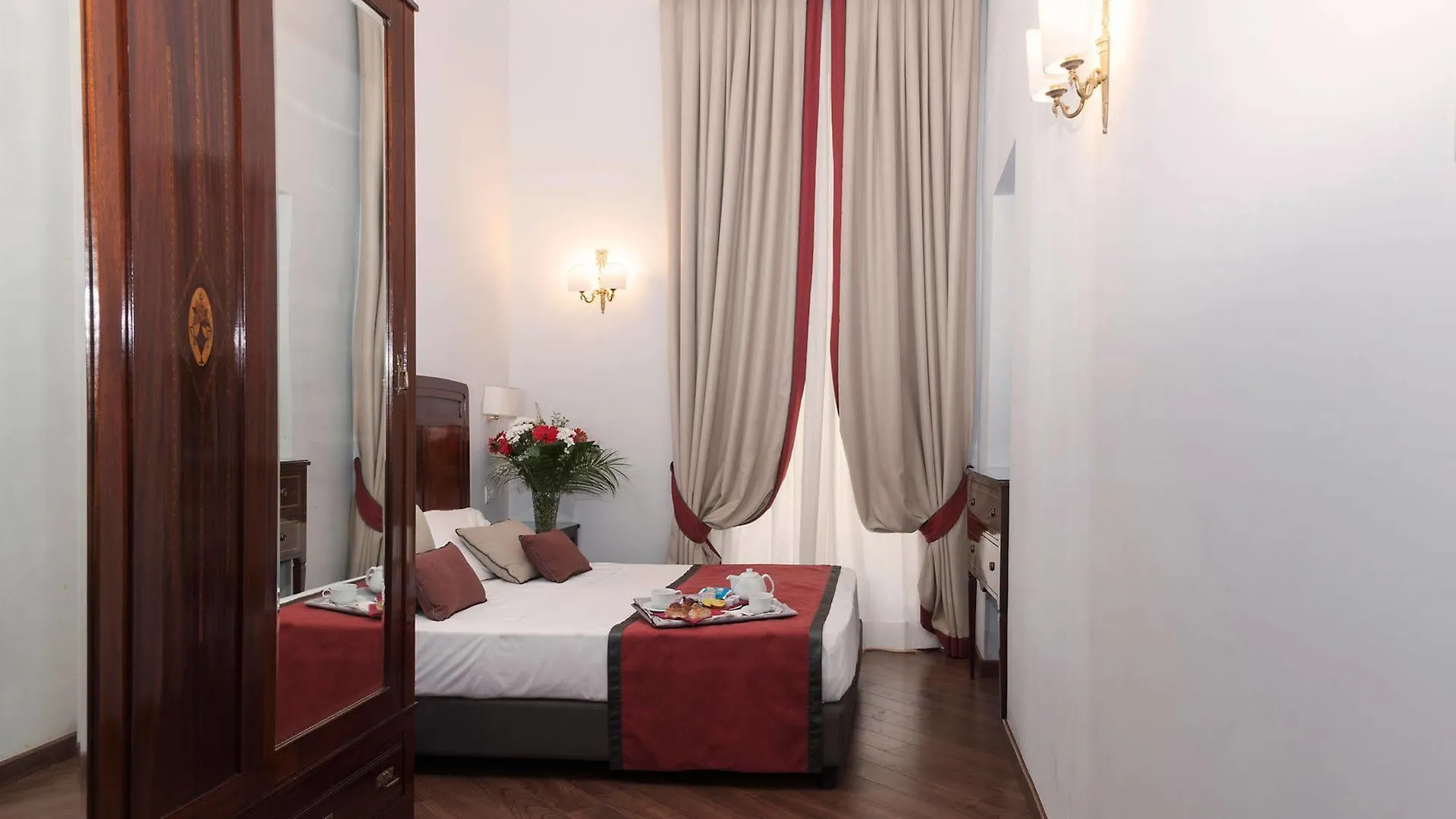 Hotel Palazzo Riario Sforza Napoli 4*,