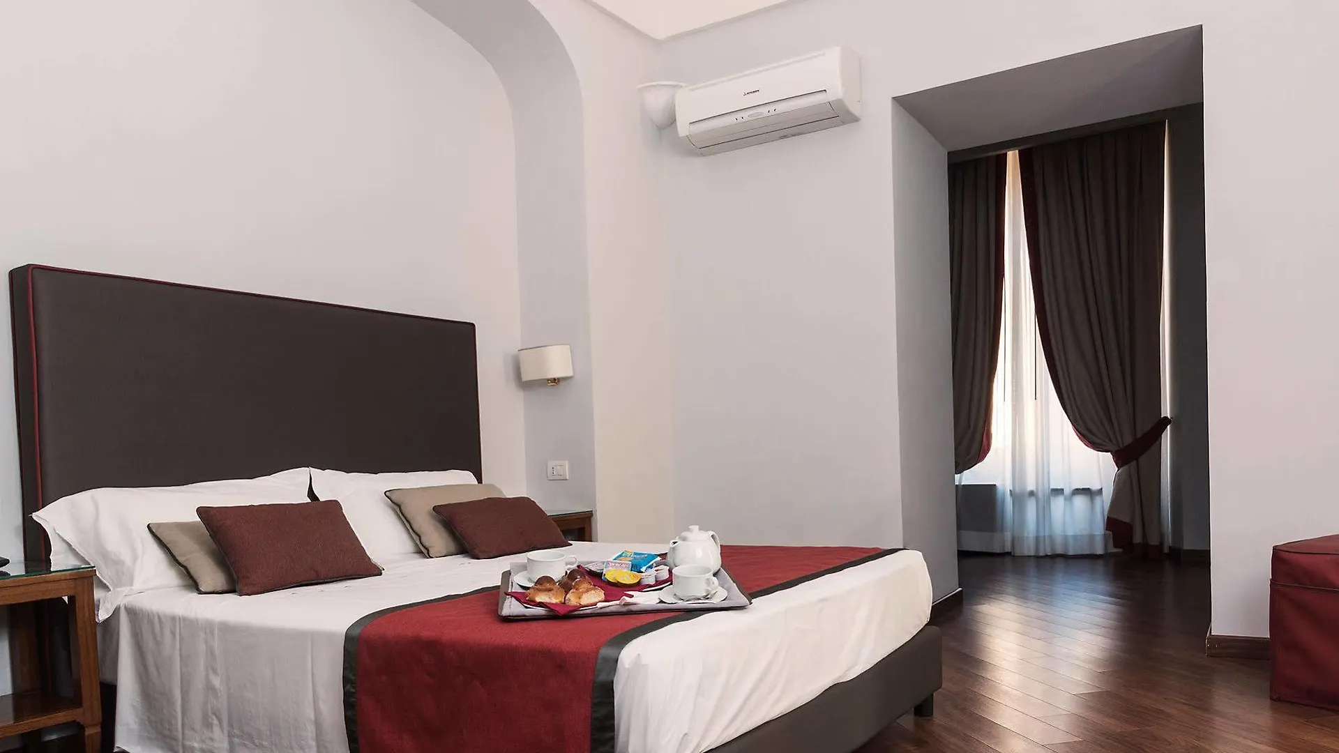 ****  Hotel Palazzo Riario Sforza Napoli Italia